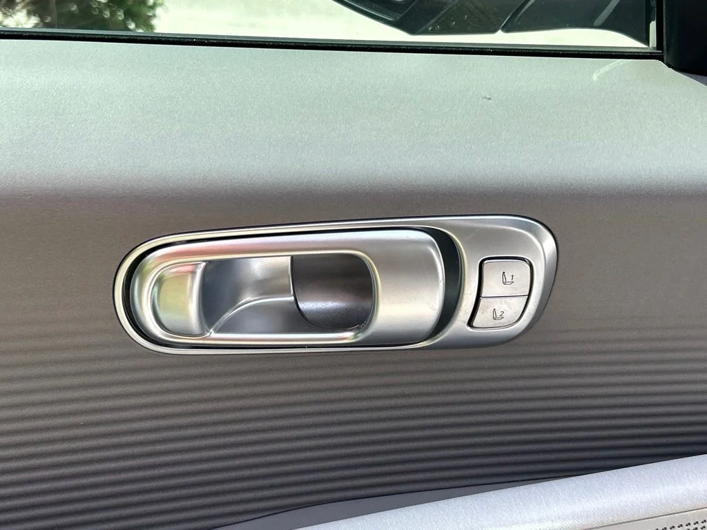 Used 2023 White Hyundai Limited image 18