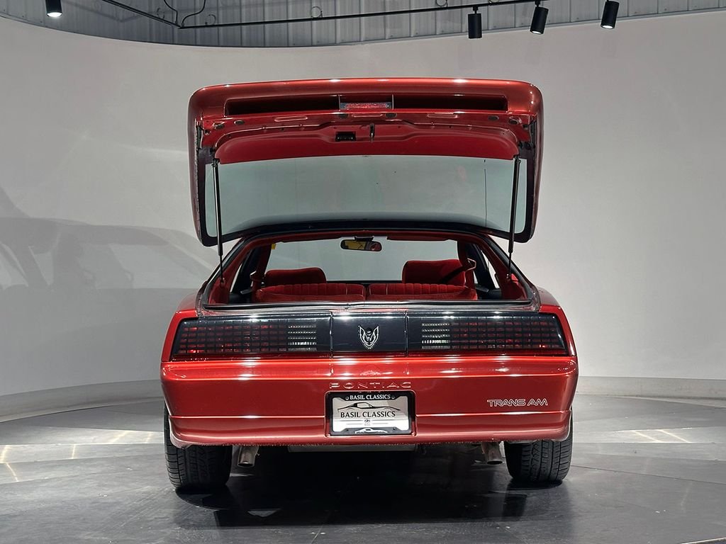 Used 1987 Red Pontiac  image 37