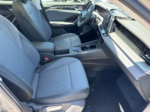 New 2026 Pyrite Silver Metallic Volkswagen 2.0T SE image 23
