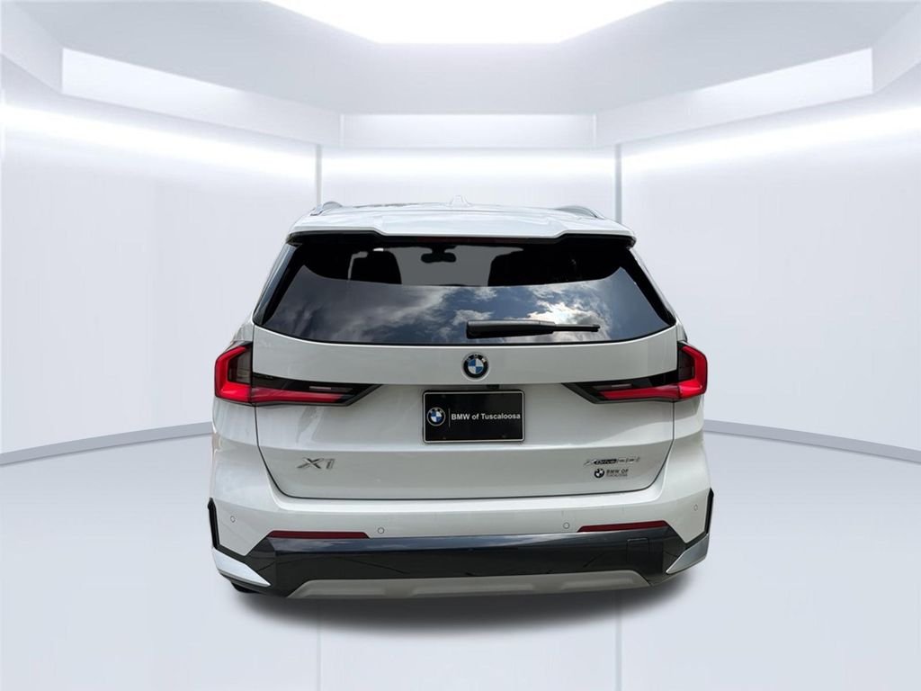 Used 2025 White BMW xDrive28i image 6