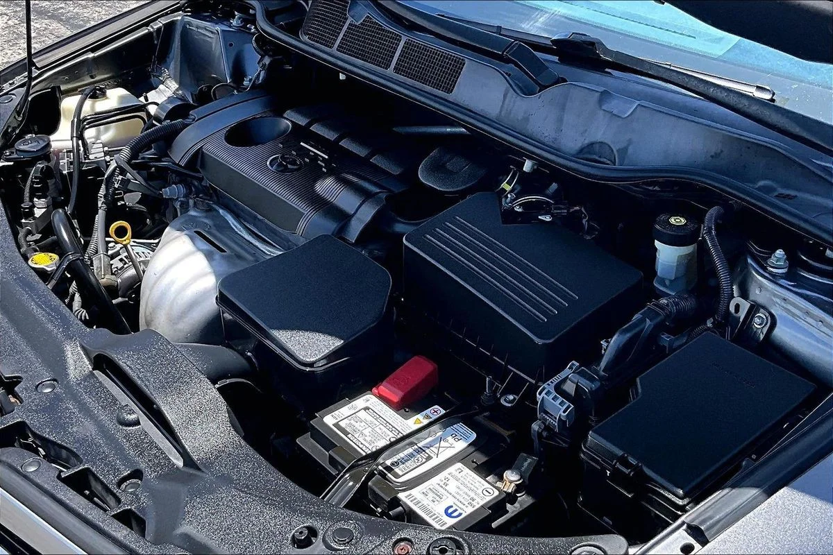 Used 2013 Gray Toyota LE image 32
