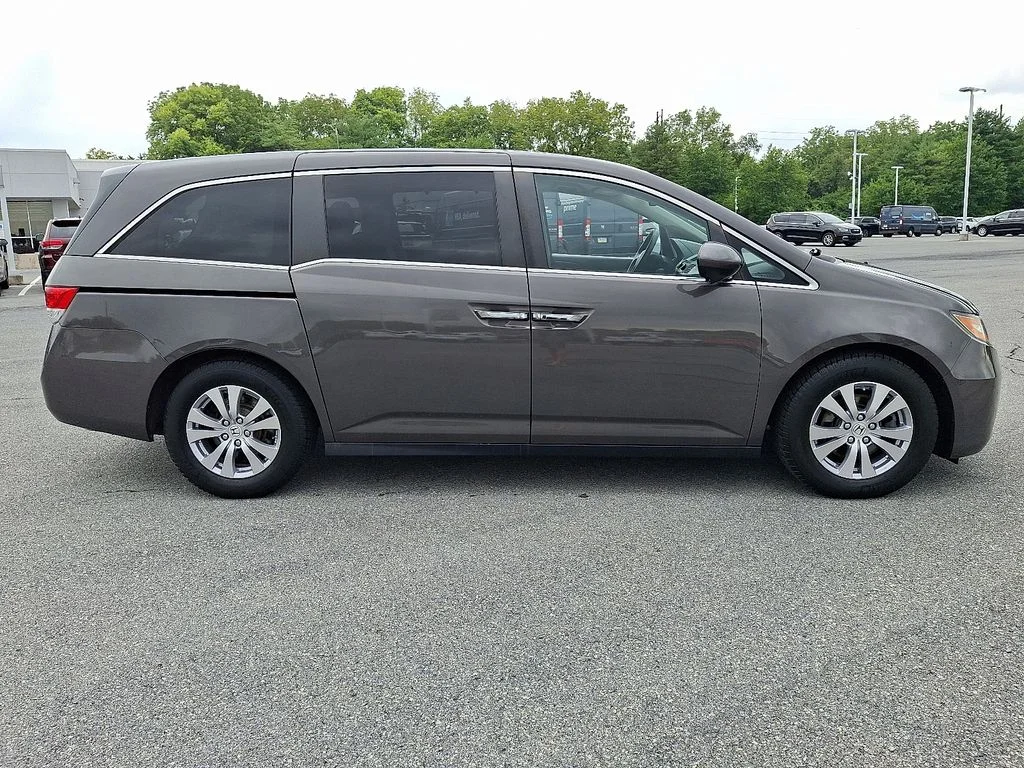Used 2016 Gray Honda SE image 8