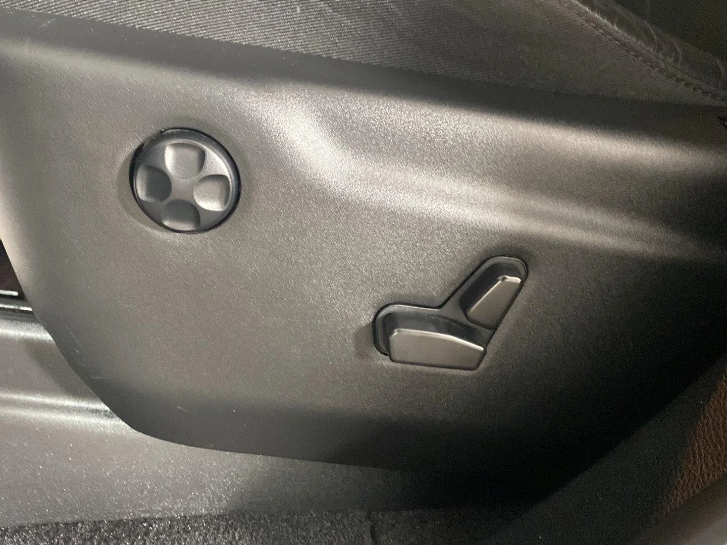 Used 2025 Vapour Grey Dodge R/T image 24