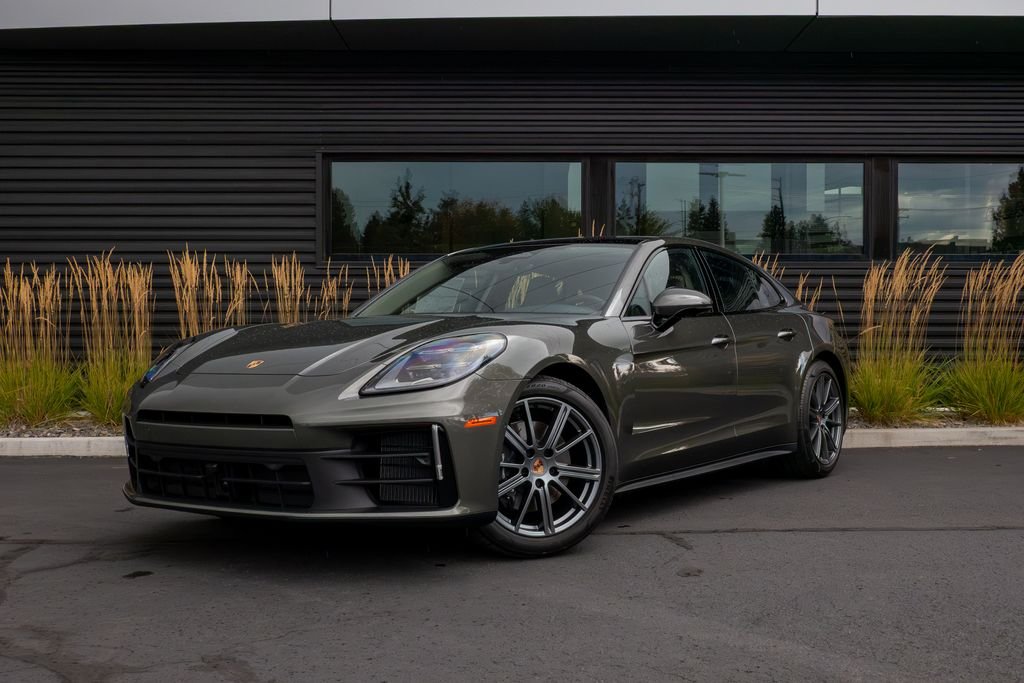 2026 Porsche Panamera Base