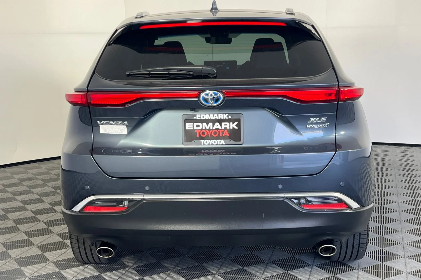 Used 2021 Coastal Gray Metallic Toyota XLE image 4