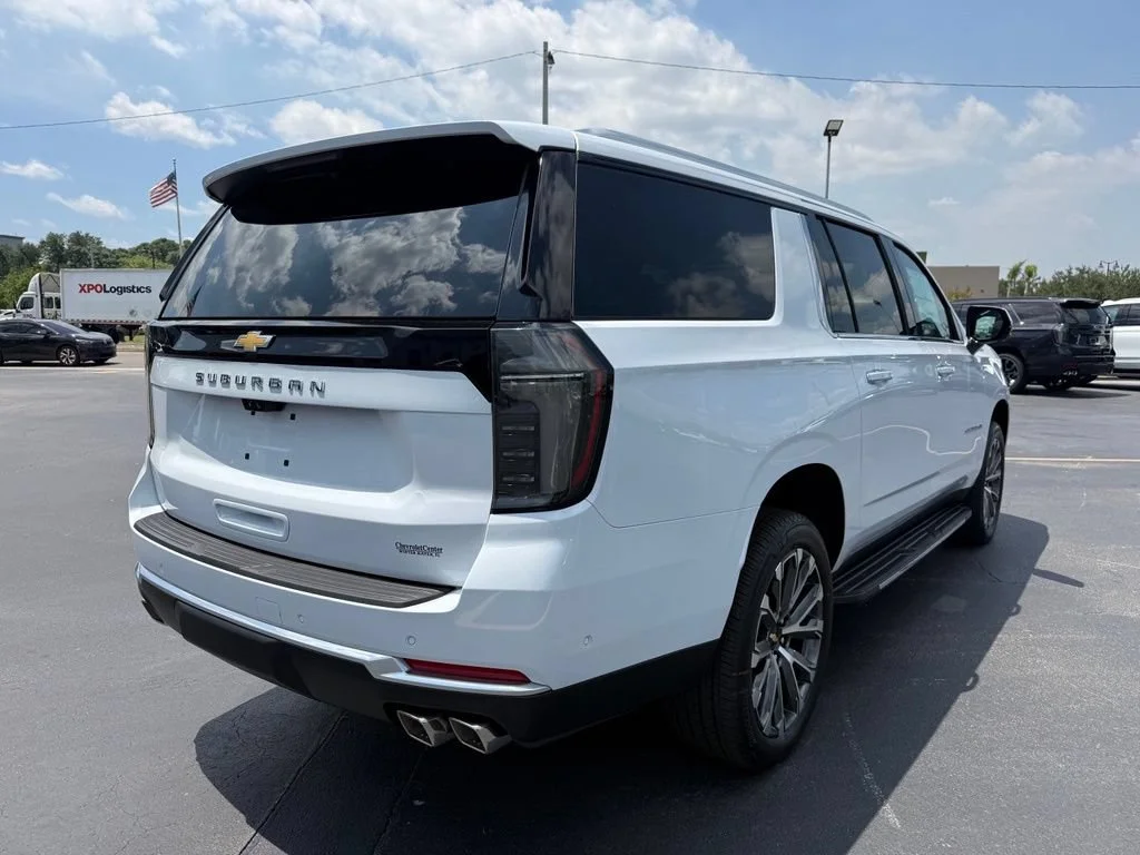 2026 Chevrolet Suburban High Country - Photo 8