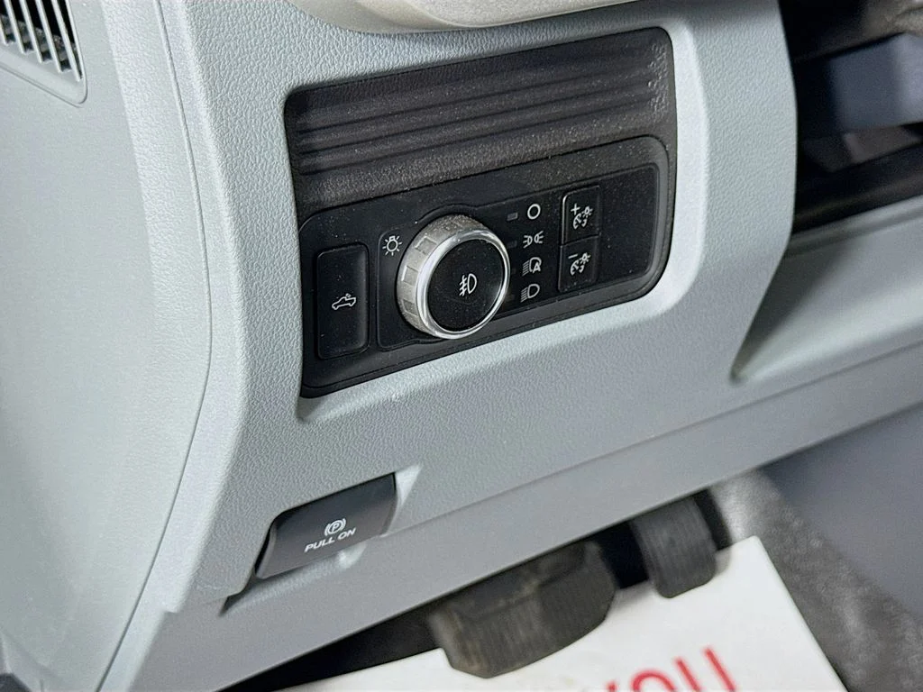 2025 Ford F-350 Super Duty Chassis Cab XL - Photo 10