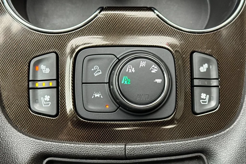 2022 GMC Acadia AT4 - Photo 22