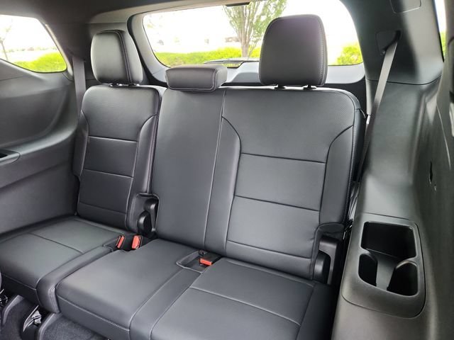 2027 Chevrolet Traverse LT - Photo 18