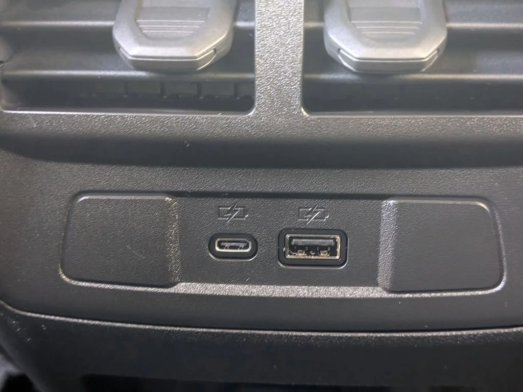 2025 Chevrolet Colorado Z71 - Photo 23