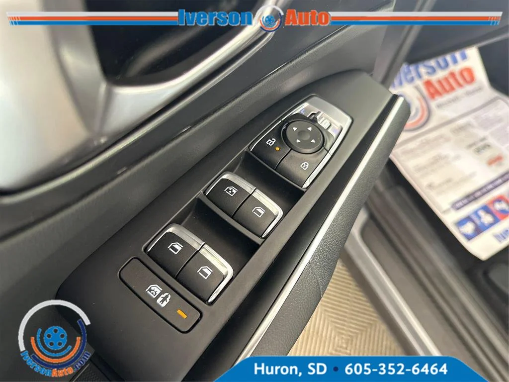 Used 2024 Everlasting Silver Kia S image 16