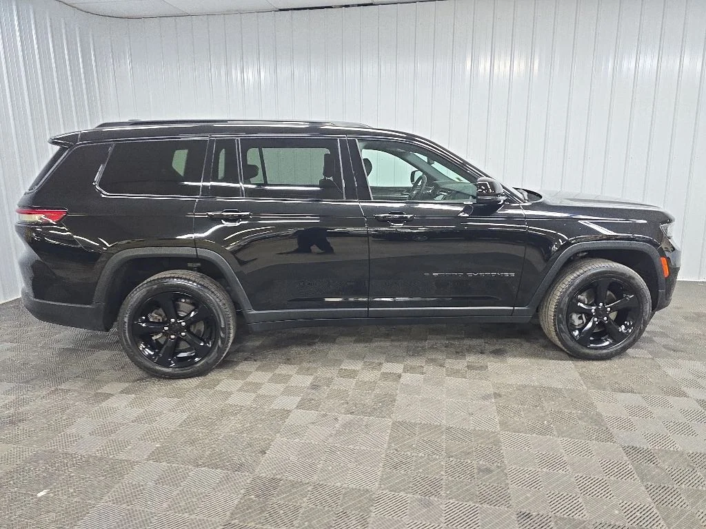 Used 2024 Black Jeep Limited image 2