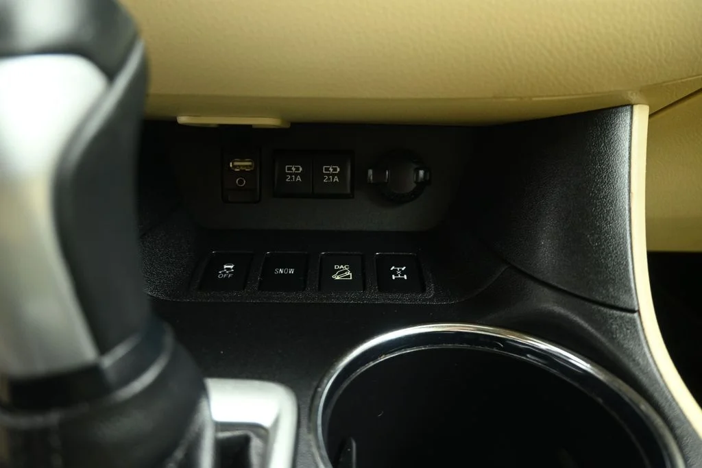 Used 2018 Black Toyota XLE image 17