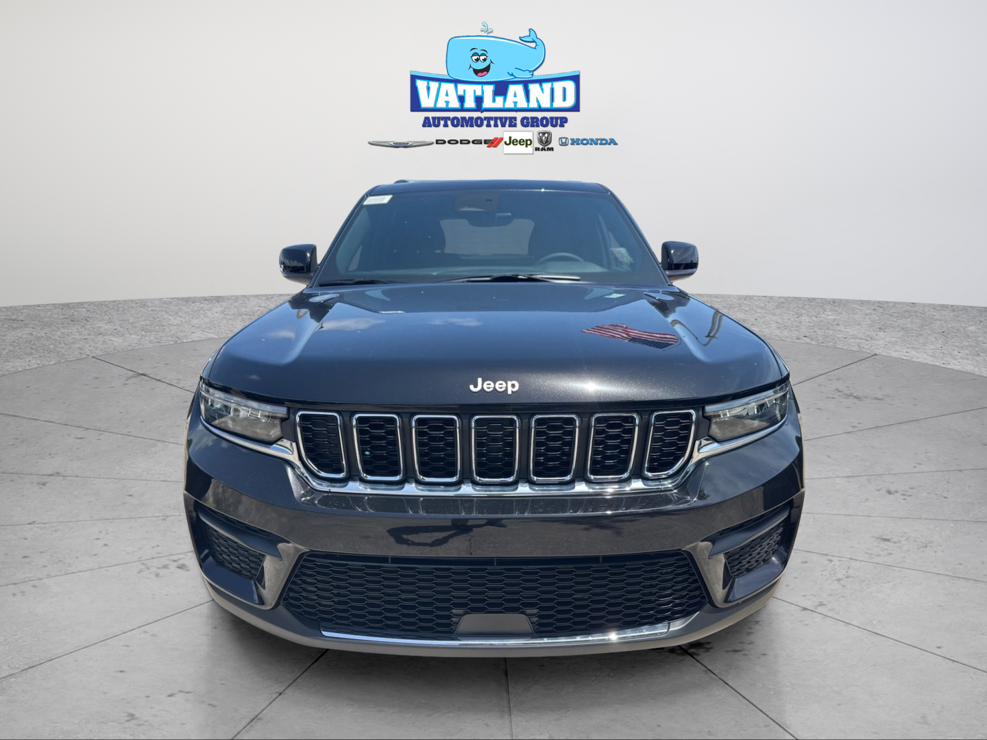 New 2026 Diamond Black Crystal Pearl-Coat Exterior Paint Jeep Laredo X image 21