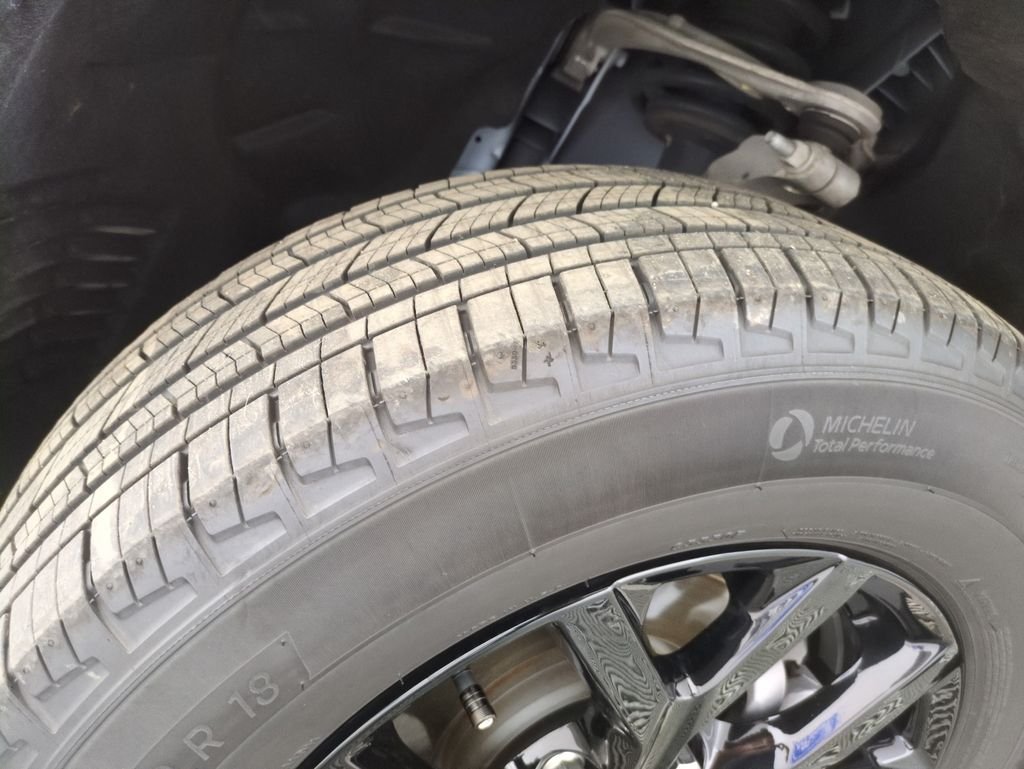 Used 2025  Jeep Altitude X image 30
