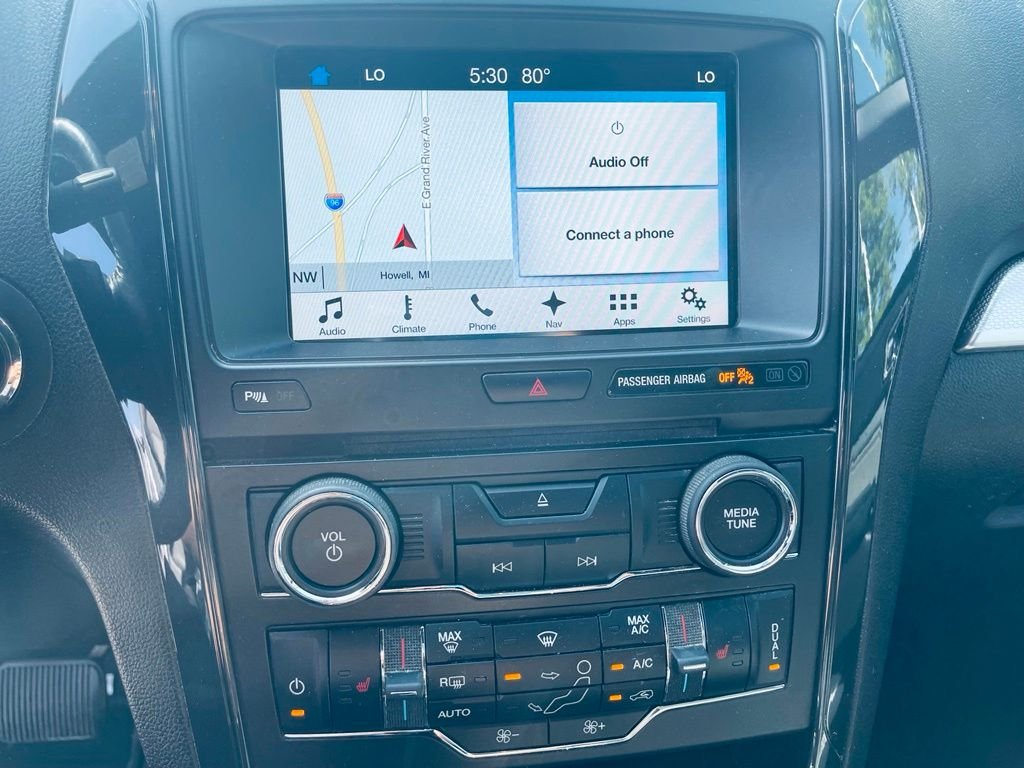 Used 2017 White Ford XLT image 18