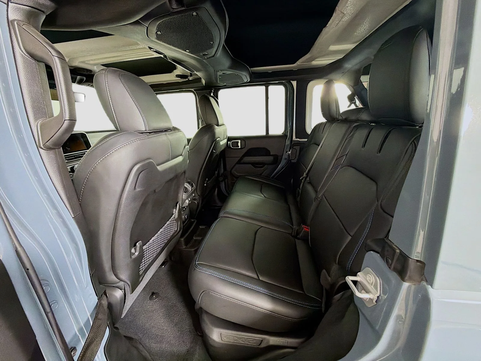 Used 2025 Anvil Clear Coat Jeep Rubicon 4xe image 25