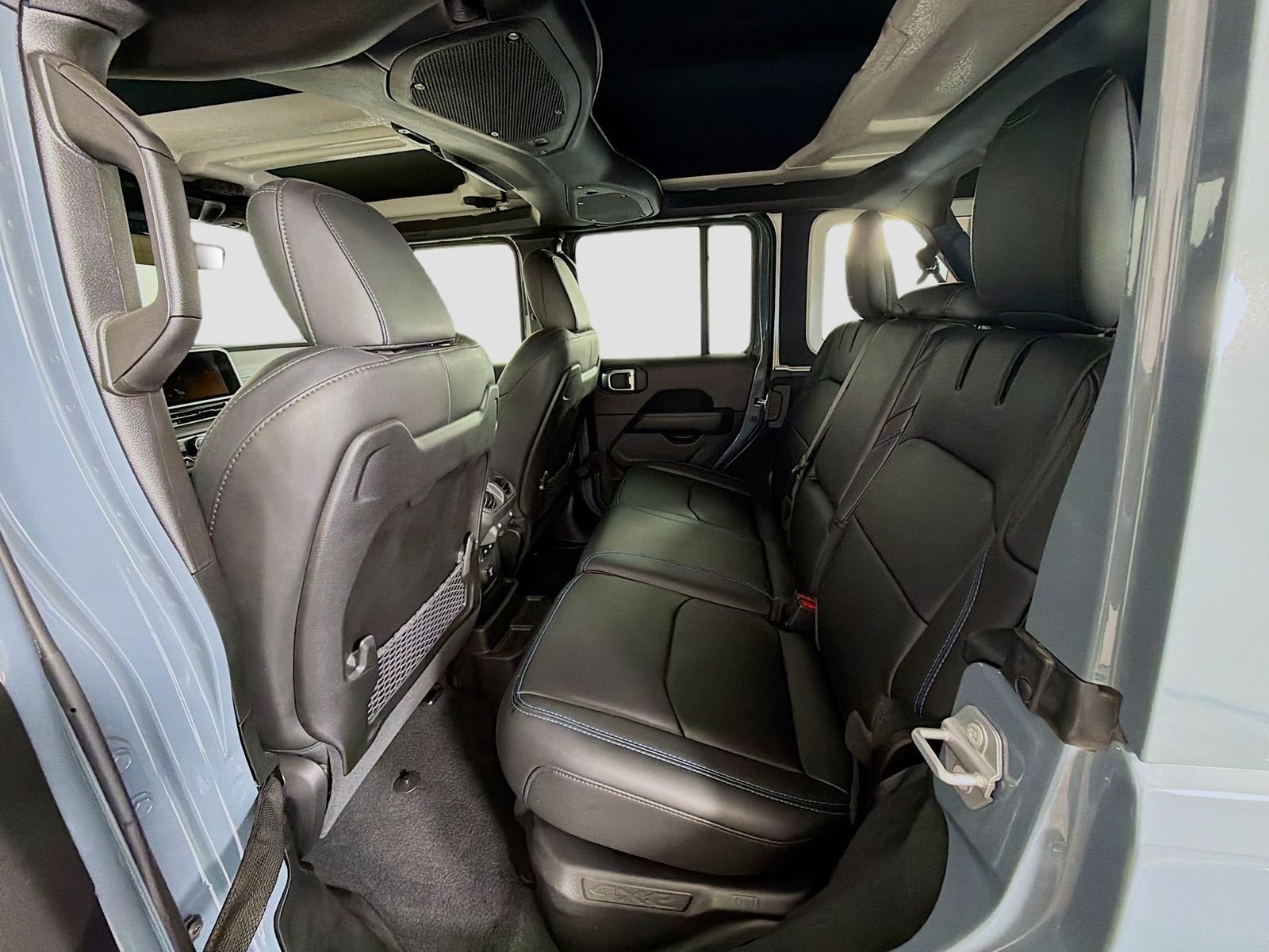 Used 2025 Anvil Clear Coat Jeep Rubicon 4xe image 25