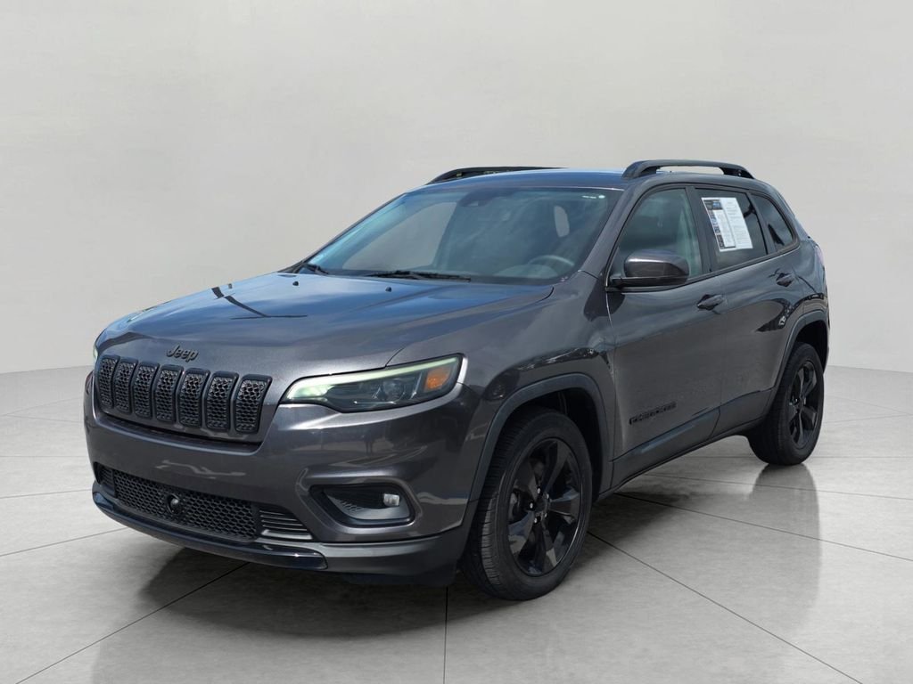 Used 2021 Gray Jeep Latitude Plus image 3