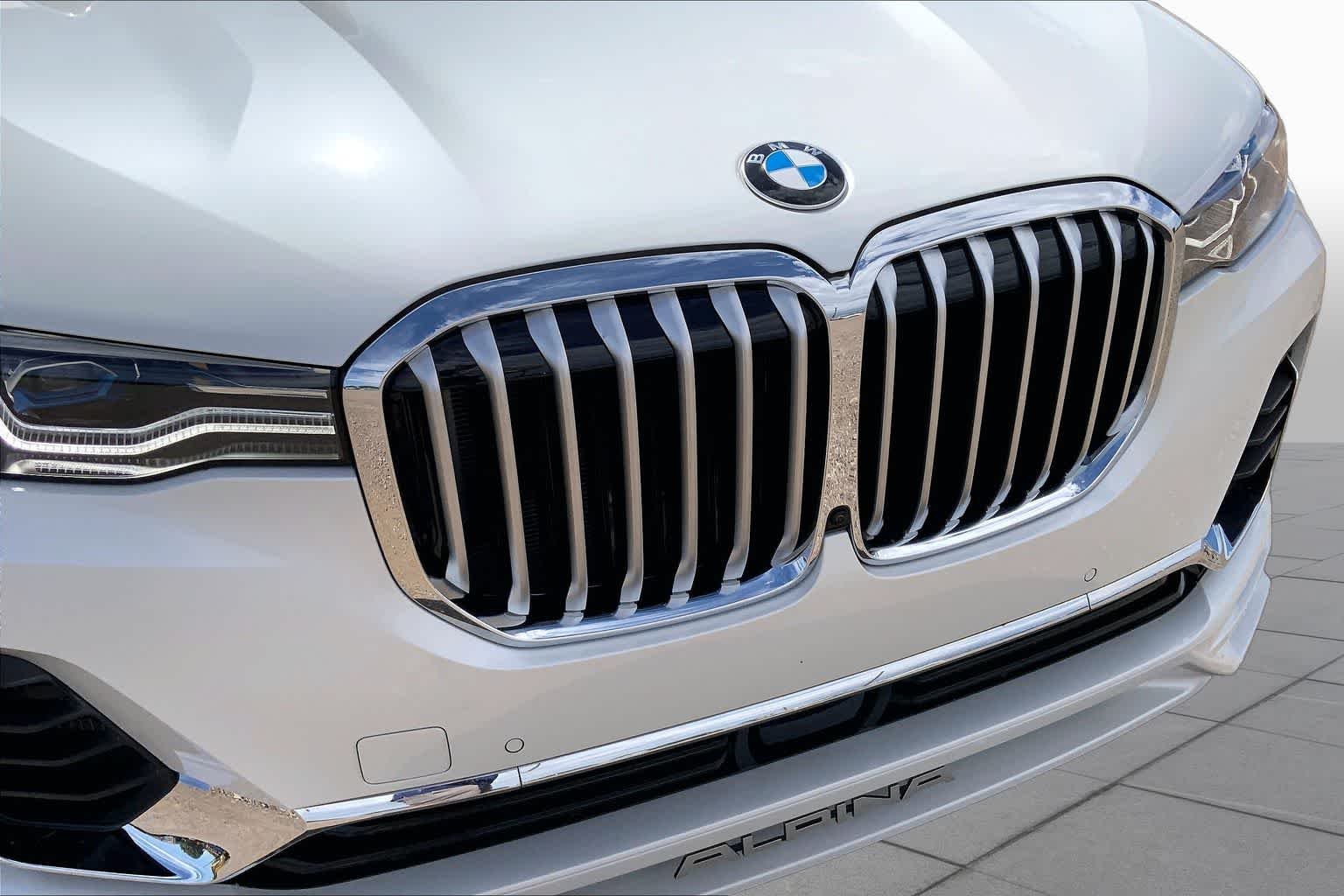 Used 2022 Mineral White Metallic BMW ALPINA XB7 image 29