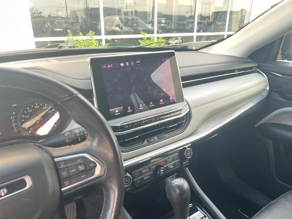 Used 2022 Laser Blue Pearlcoat Jeep Limited image 6