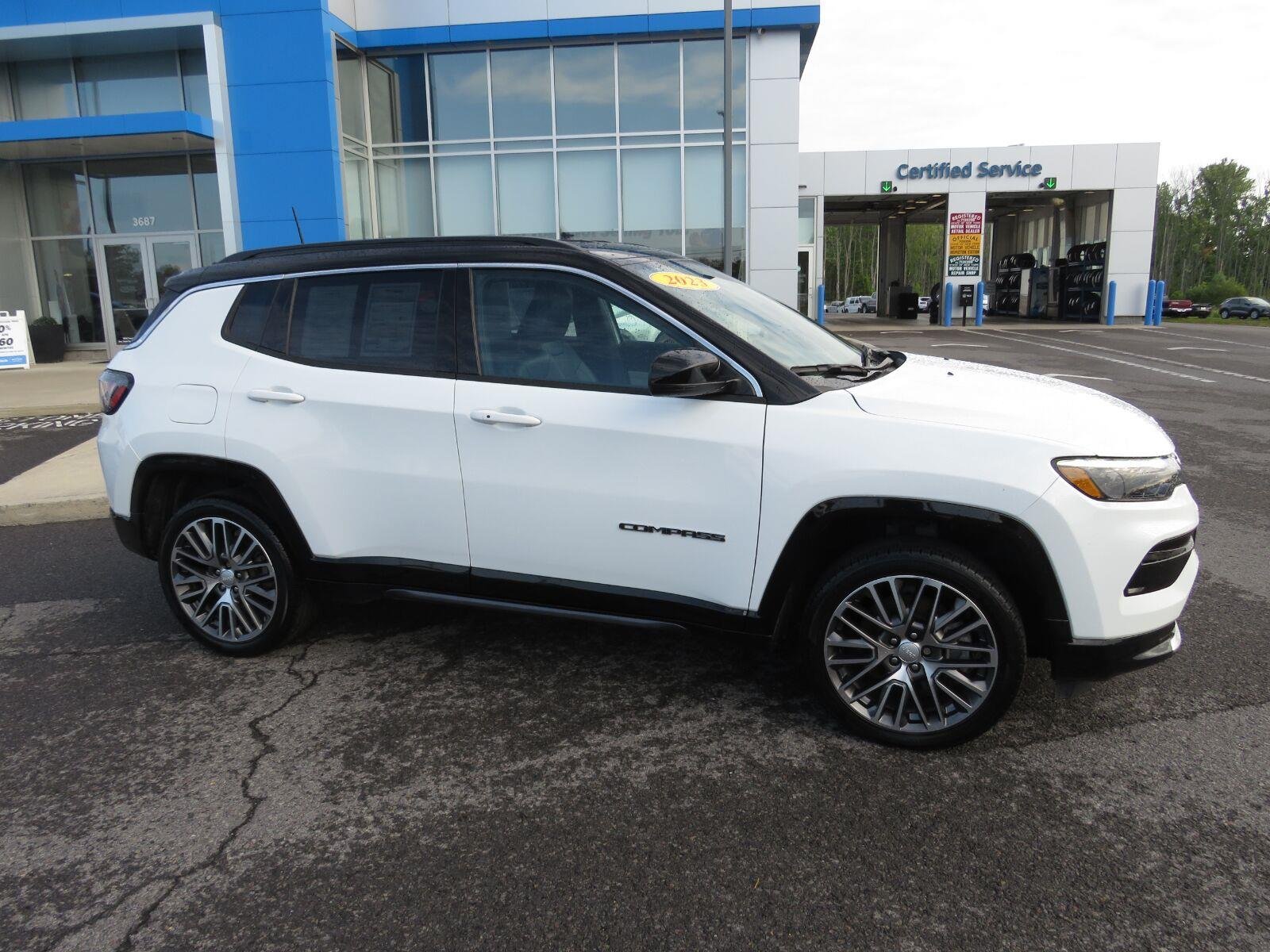Used 2023 Bright White Clearcoat Jeep Limited image 6
