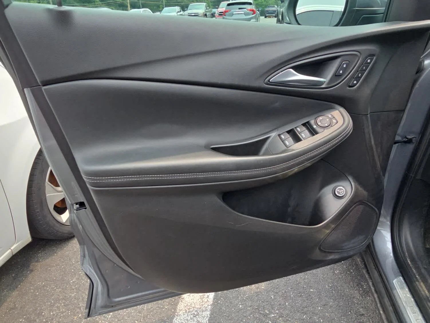 Used 2020 Satin Steel Metallic Buick Essence image 13