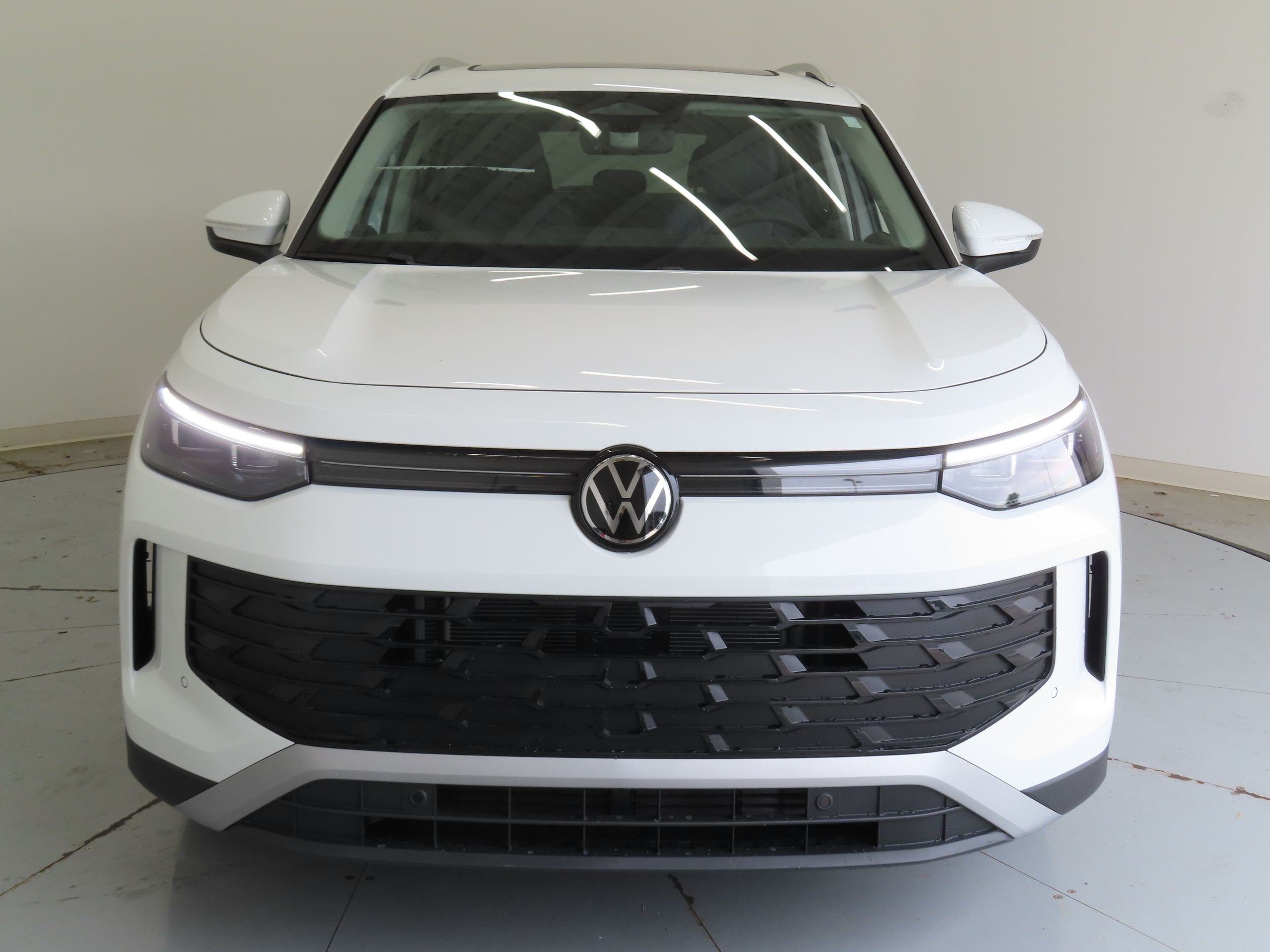 New 2026 White Volkswagen 2.0T SE image 9