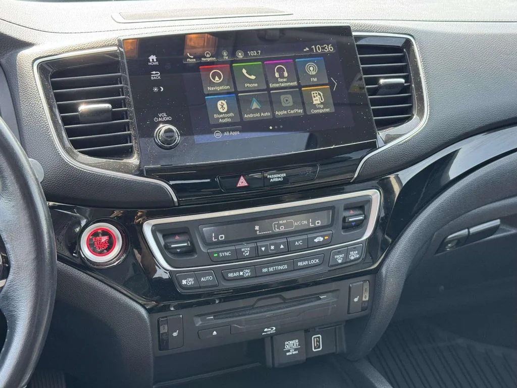 Used 2019  Honda Touring image 3