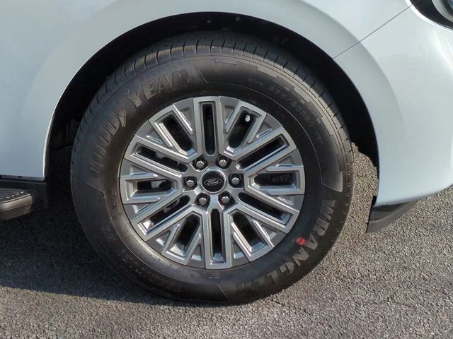 New 2026 Space Silver Metallic Ford Platinum® image 11