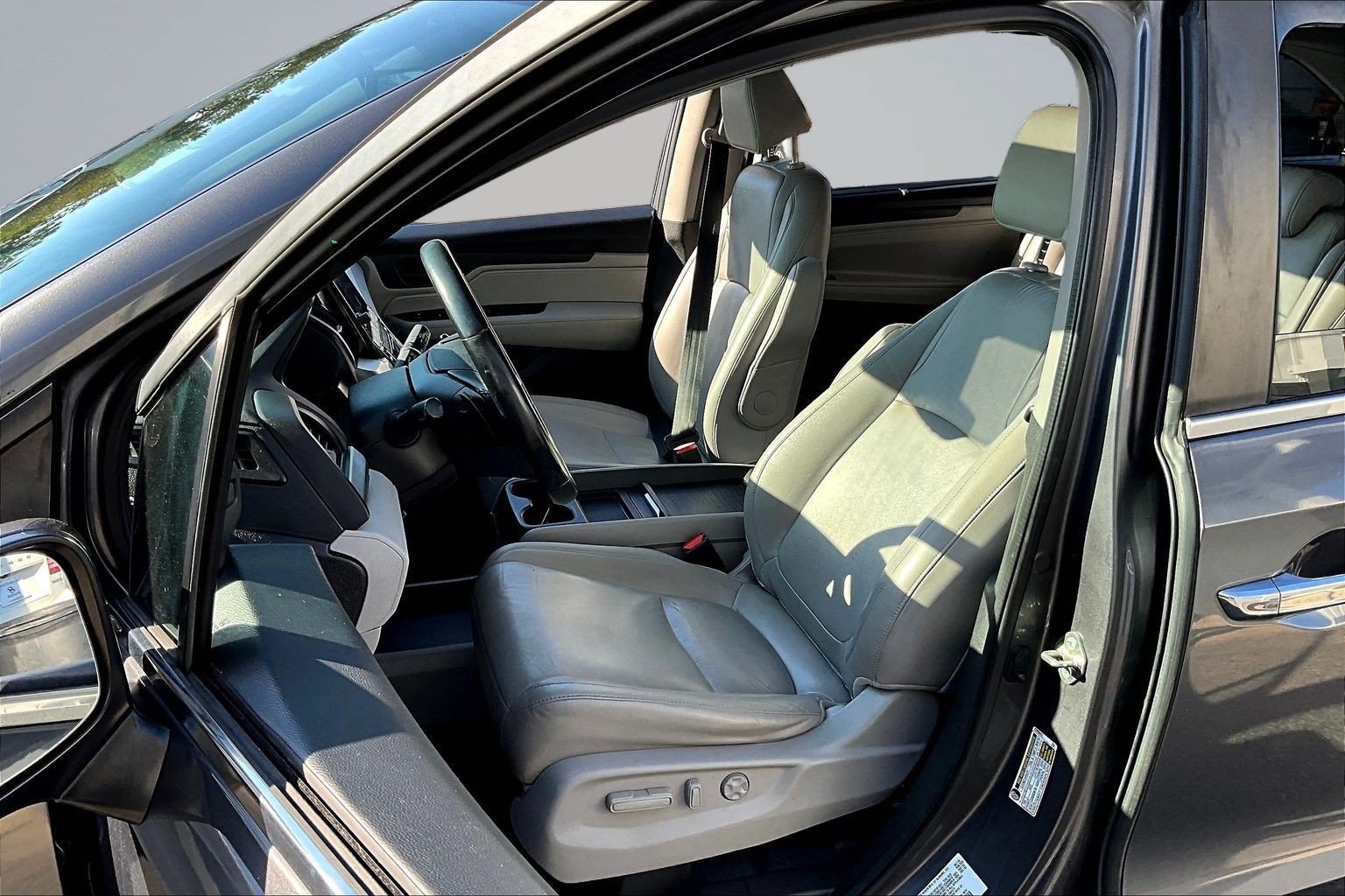 Used 2019 Gray Honda EX-L image 18