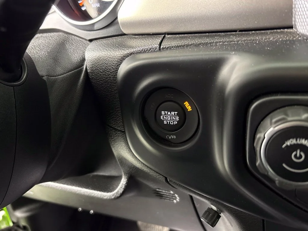 Used 2019 Green Jeep Sport S 4x4 image 28