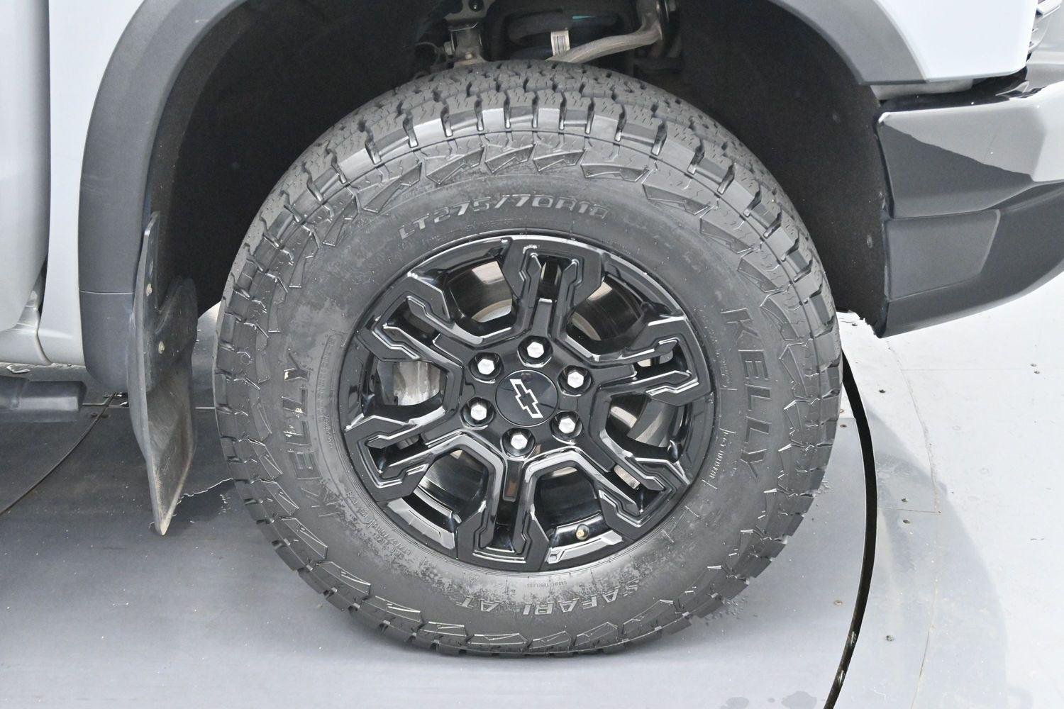 Used 2025 Slate Gray Metallic Chevrolet ZR2 image 35