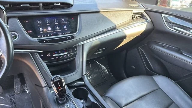 Used 2022 Rosewood Metallic Cadillac Premium Luxury image 25
