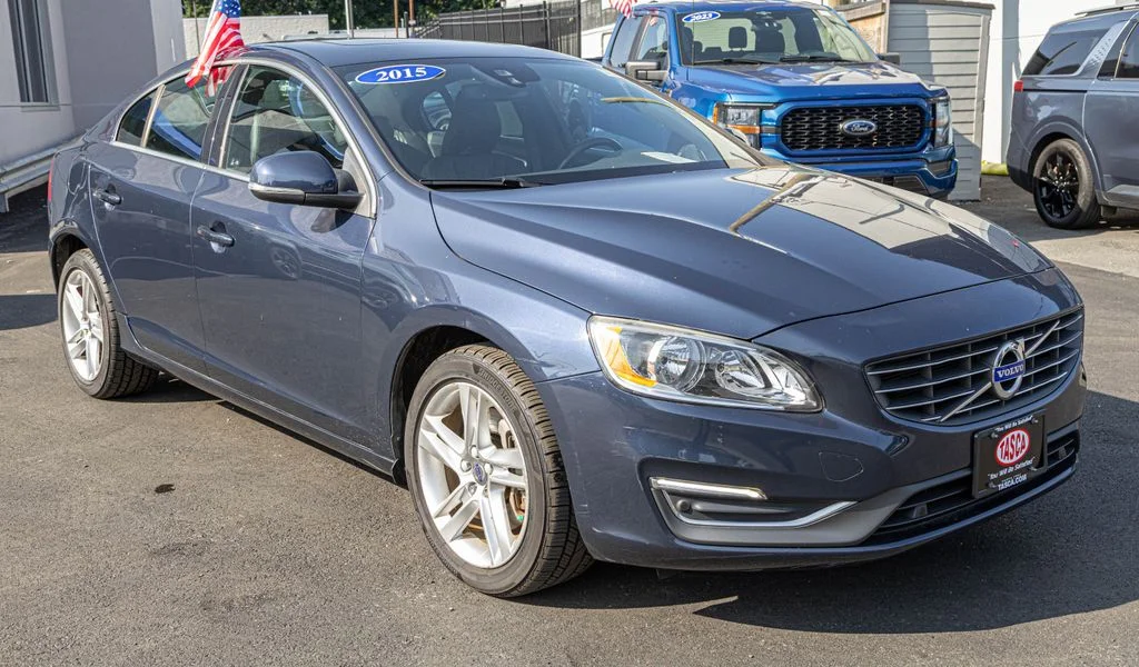 Used 2015 Blue Volvo T5 Premier image 8