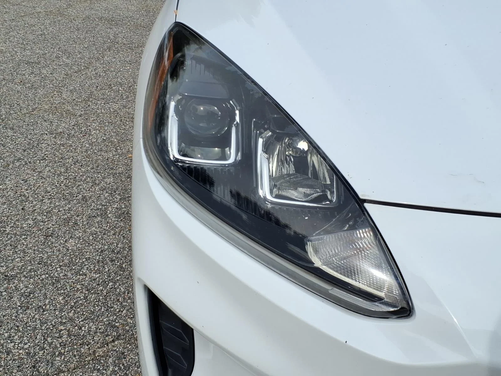 Used 2021 Oxford White Ford SE image 6