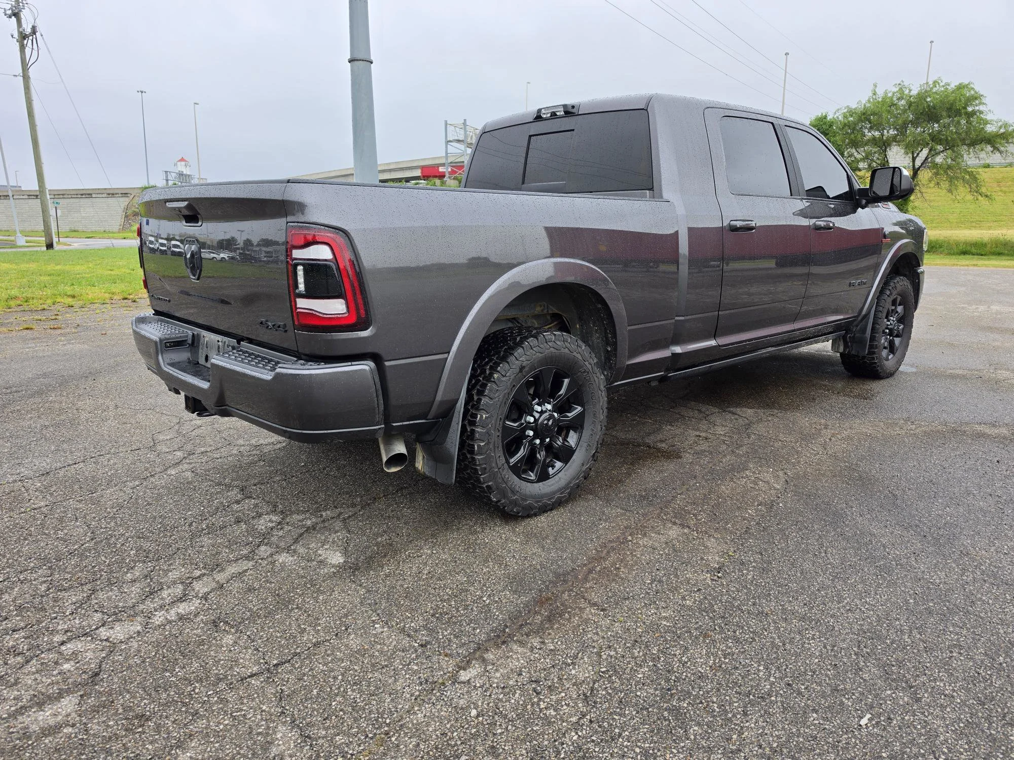 Used 2022 Granite Crystal Metallic Clearcoat Ram Limited image 3