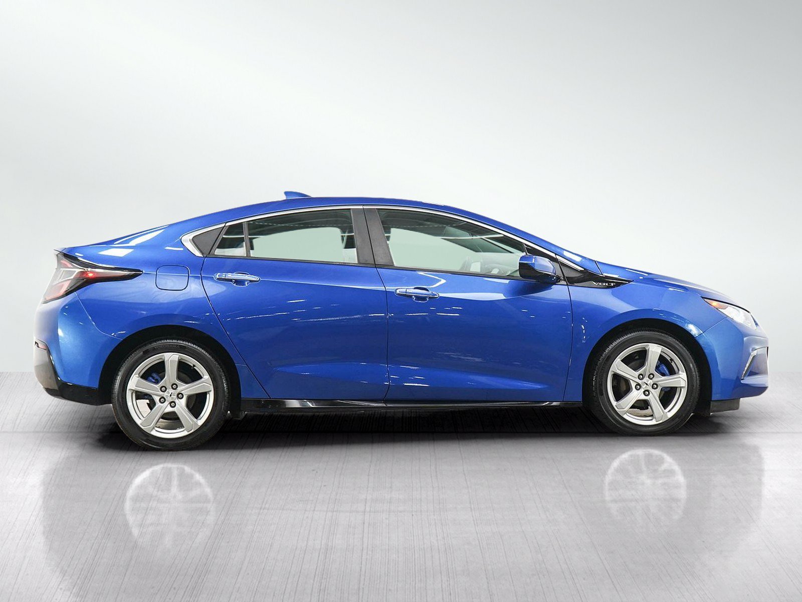 Used 2017 Kinetic Blue Metallic Chevrolet LT image 6
