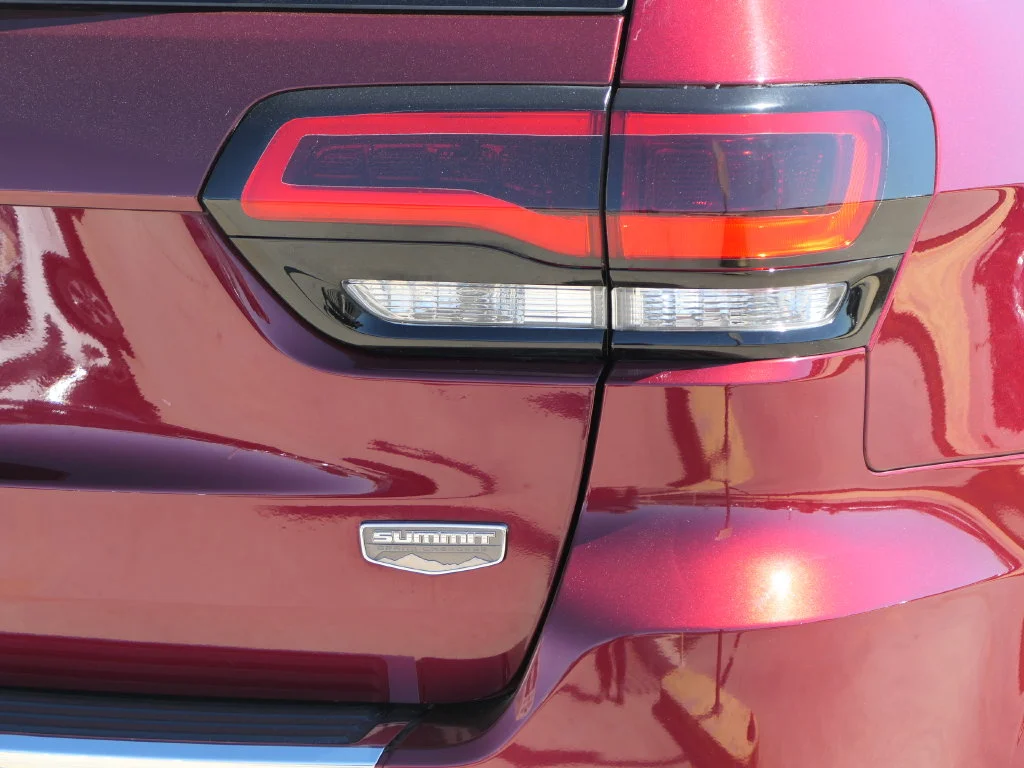 Certified Used 2017 Velvet Jeep Summit image 4