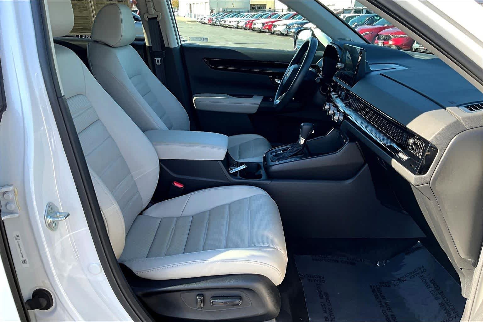 Used 2024 Platinum White Pearl Honda EX-L image 8
