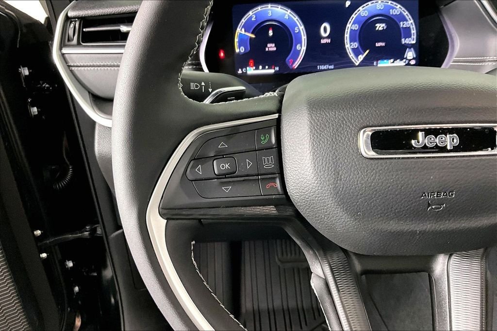 Used 2025 Black Jeep Altitude X image 10
