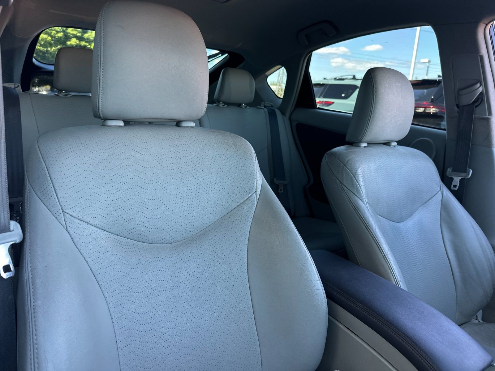 Used 2010 Classic Silver Metallic Toyota I image 15