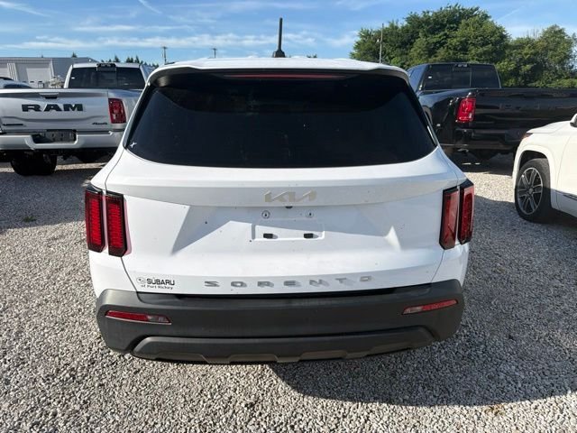 Used 2022 White Kia LX image 8