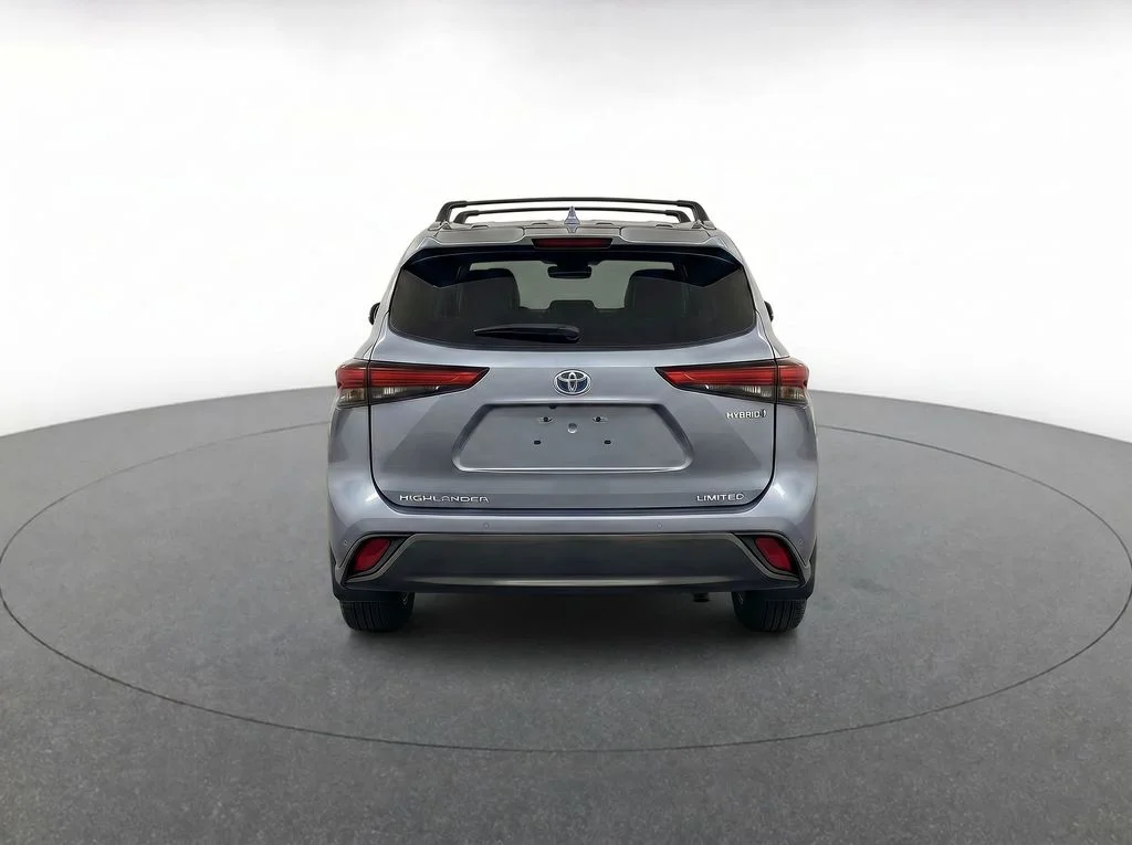 Used 2023  Toyota Limited image 7