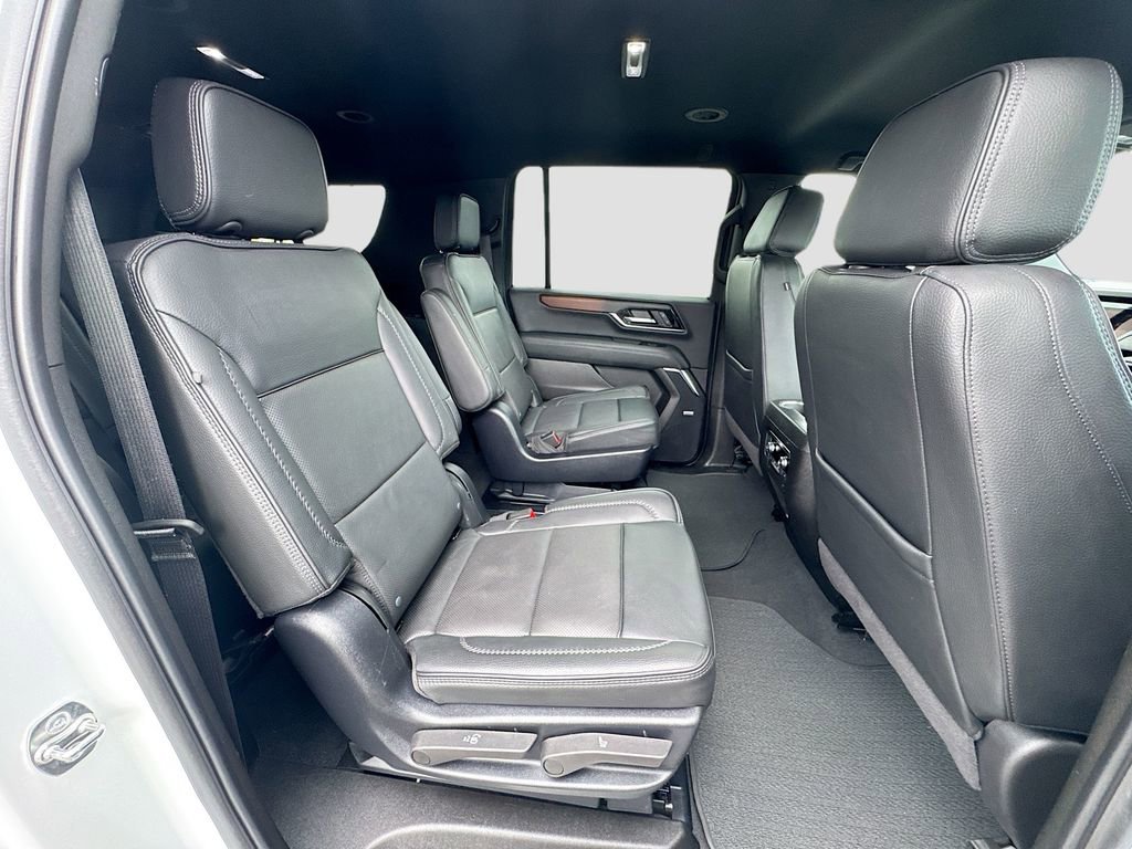 2025 GMC Yukon XL Denali - Photo 30