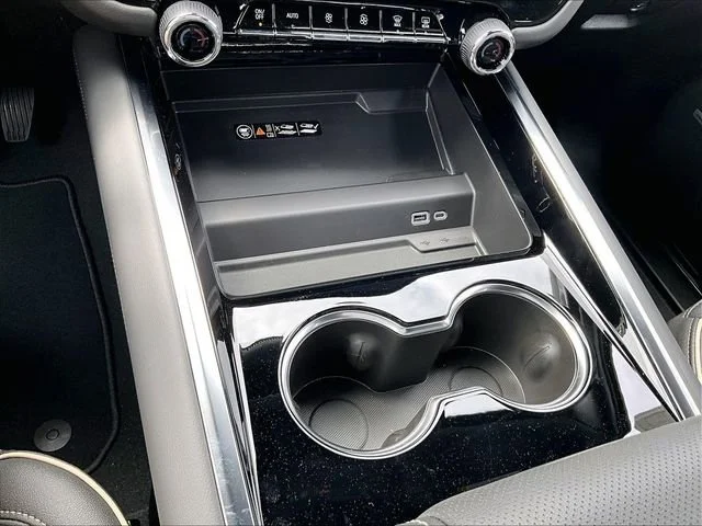 2026 Chevrolet Suburban Premier - Photo 16