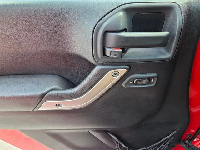 Used 2015 Red Jeep Unlimited Sahara image 20