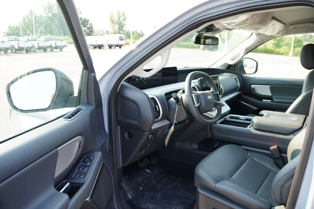 New 2027 Glacier Gray Metallic Tri-Coat Ford Active image 11