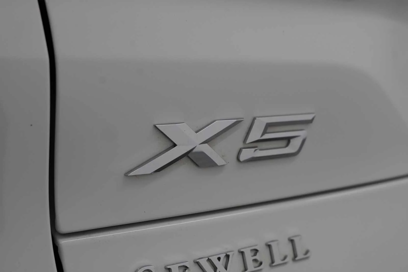 Certified Used 2022 Alpine White BMW xDrive40i image 9
