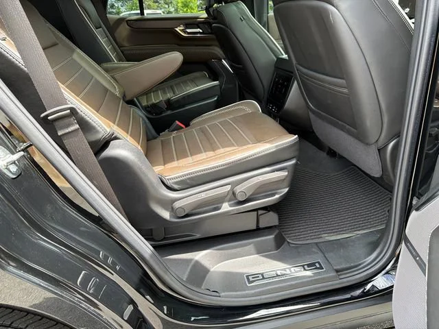 Used 2025 Onyx Black GMC Denali Ultimate image 15
